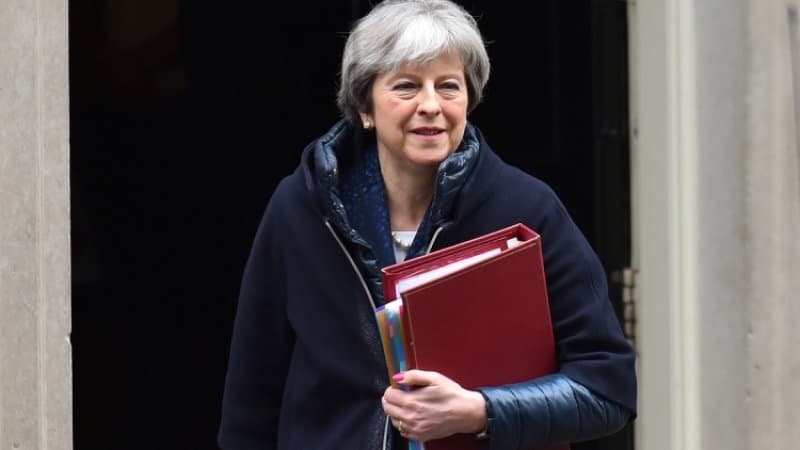 Britaniyada Tereza Meyni hokimiyatdan chetlatish jarayoni boshlanishi mumkin