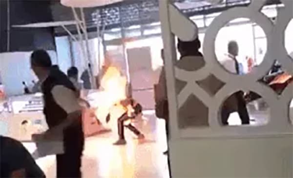 Yigit cho‘ngatidagi akkumulyator sababli alanga ichida qoldi (video)