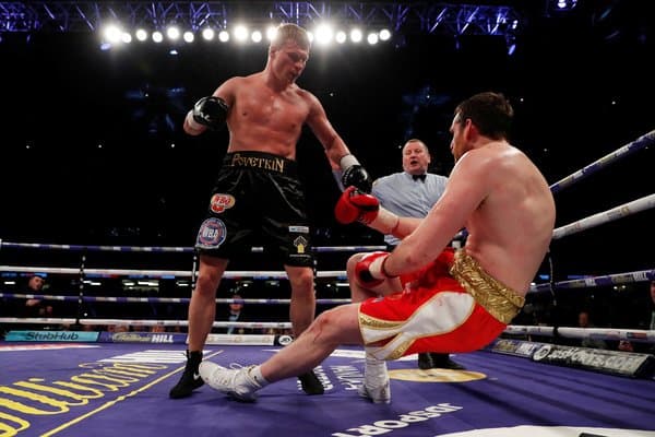 Povetkin 2 metrli britaniyalik bokschini nokautga uchratdi
