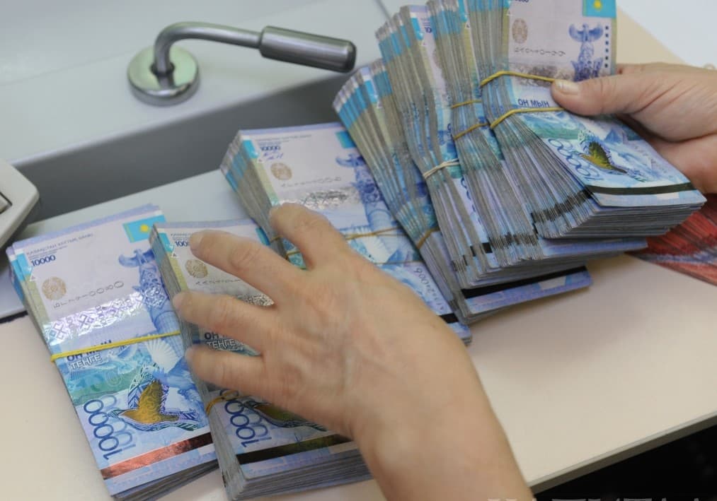 Қозоғистондан Ўзбекистонга 3 ой давомида қанча пул юборилгани маълум