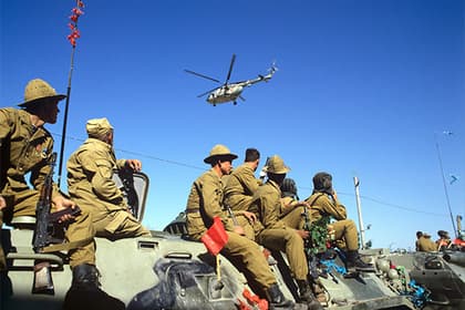 Afg‘onistonda 30 yil avval urib tushirilgan sovet uchuvchisi tirik topildi