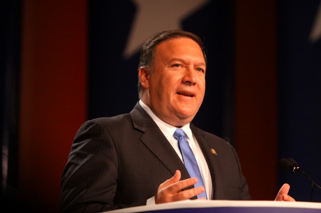 Pompeo: Eronga qarshi sanksiyalarga «qat'iy rioya qilinadi»