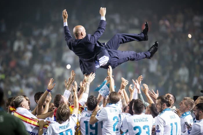 OAV: Zidan «Manchester Yunayted»ni boshqarmoqchi