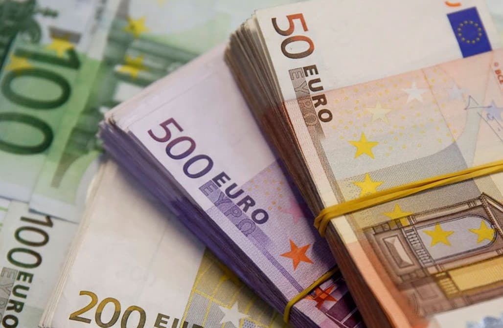 O‘zbekistonda ilk marotaba yevro oldi-sotdisi bo‘yicha savdolar boshlandi