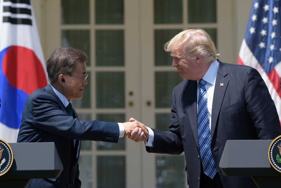 Tramp Kim Chen In bilan muzokaralardan avval boshqa bir yetakchi bilan uchrashadi