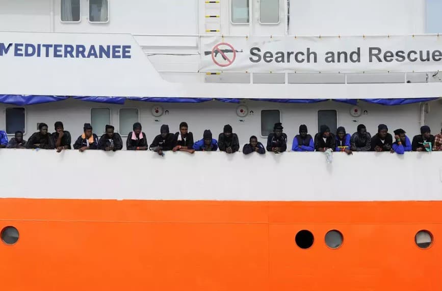 Italiya 600 dan ko‘proq muhojir bo‘lgan gumanitar kemani qabul qilishdan bosh tortdi