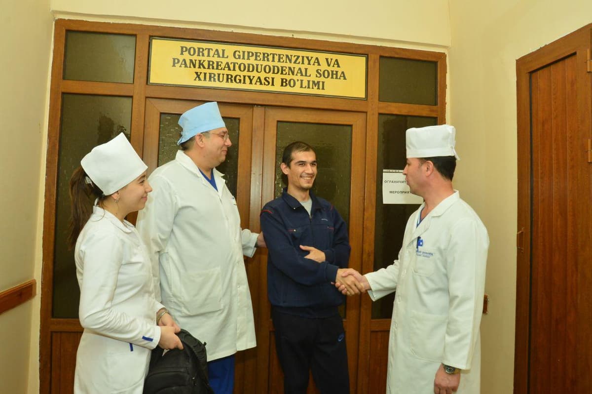 Jigar transplantatsiyasi amaliyoti o‘tkazilgan ilk bemor uyiga qaytdi