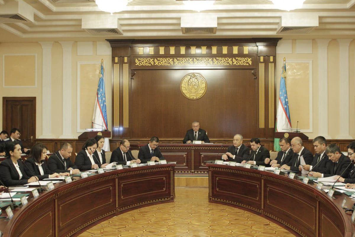 Oliy sud Plenumining majlisi bo‘lib o‘tdi