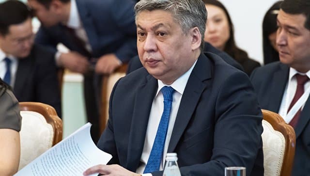 Qirg‘izistonlik amaldorning samolyotdagi janjali Tashqi ishlar vaziri iste'fosiga olib keldi