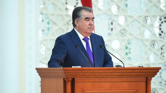 Imomali Rahmon TV orqali prezidentni madh qiluvchi kliplar namoyishini to‘xtatish haqida topshiriq berdi