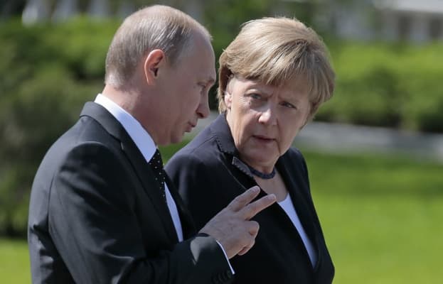 Putin Merkel bilan suhbatda Suriyaga zarbalarni keskin qoraladi
