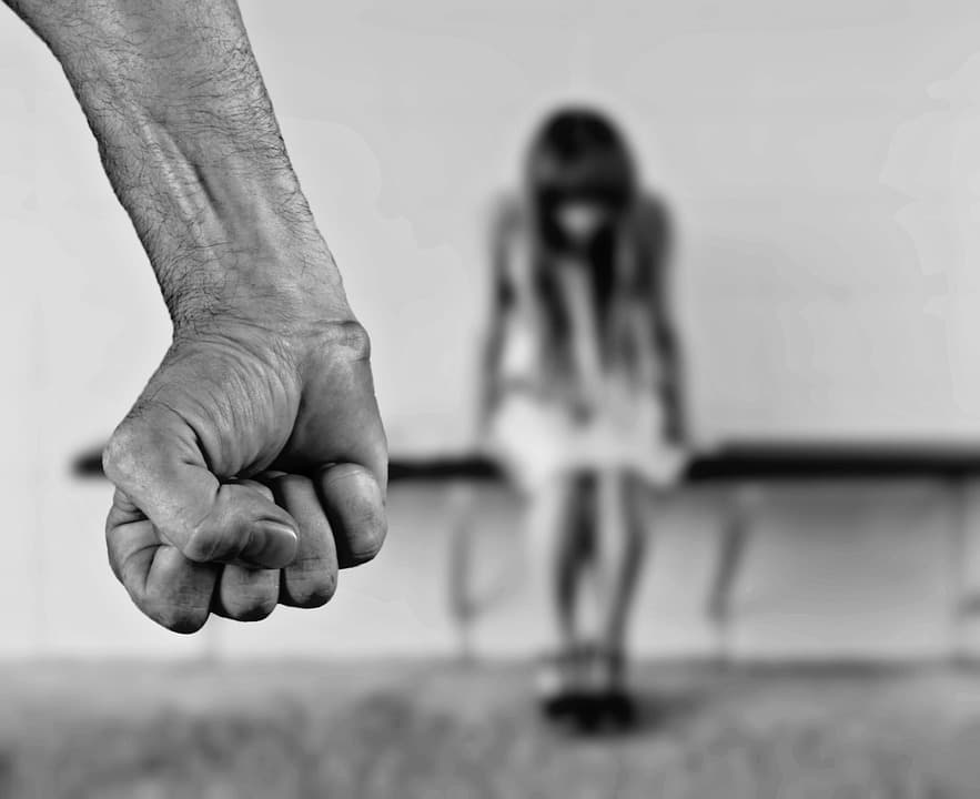 Домашнее насилие: Как распознать тирана?