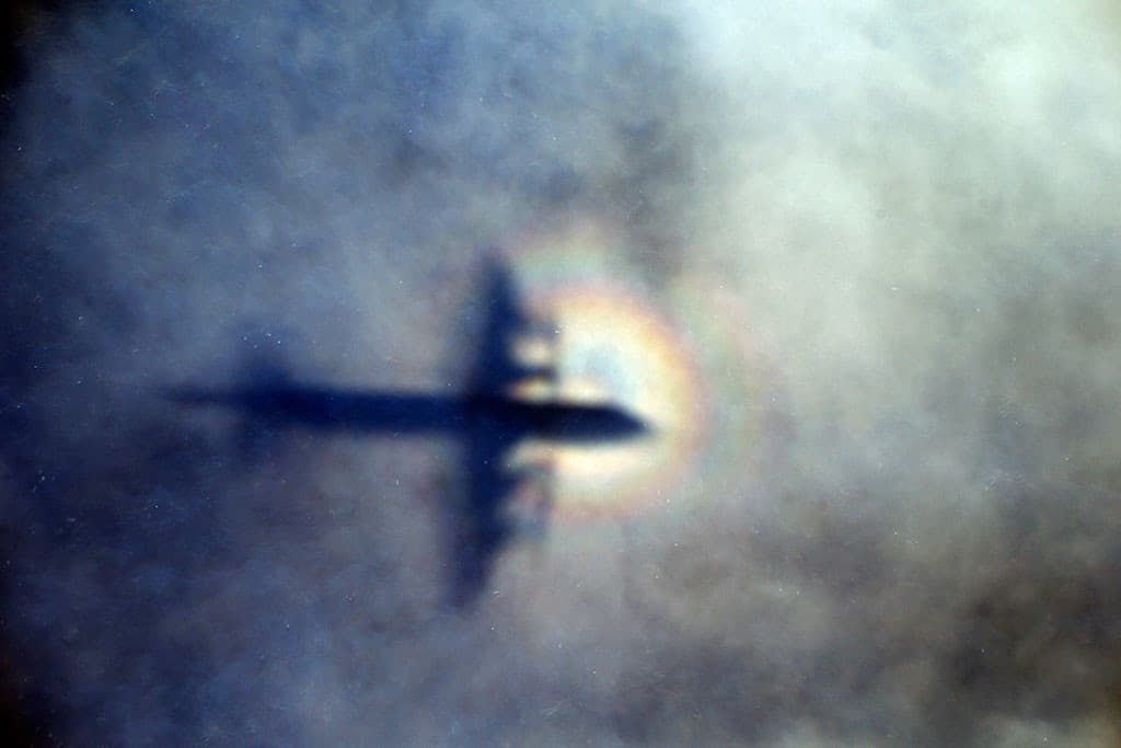 MH370 рейсини бажарган «Боинг» ғойиб бўлишининг янги тахмини билдирилди