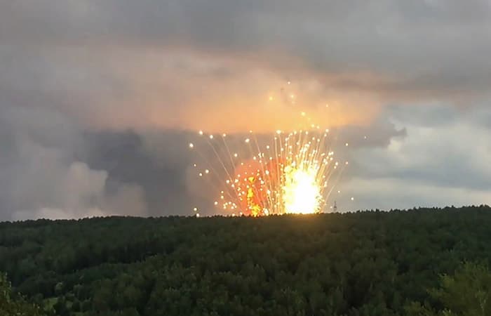 Krasnoyarskdagi artilleriya omborida yong‘in sodir bo‘ldi, jarohatlanganlar bor