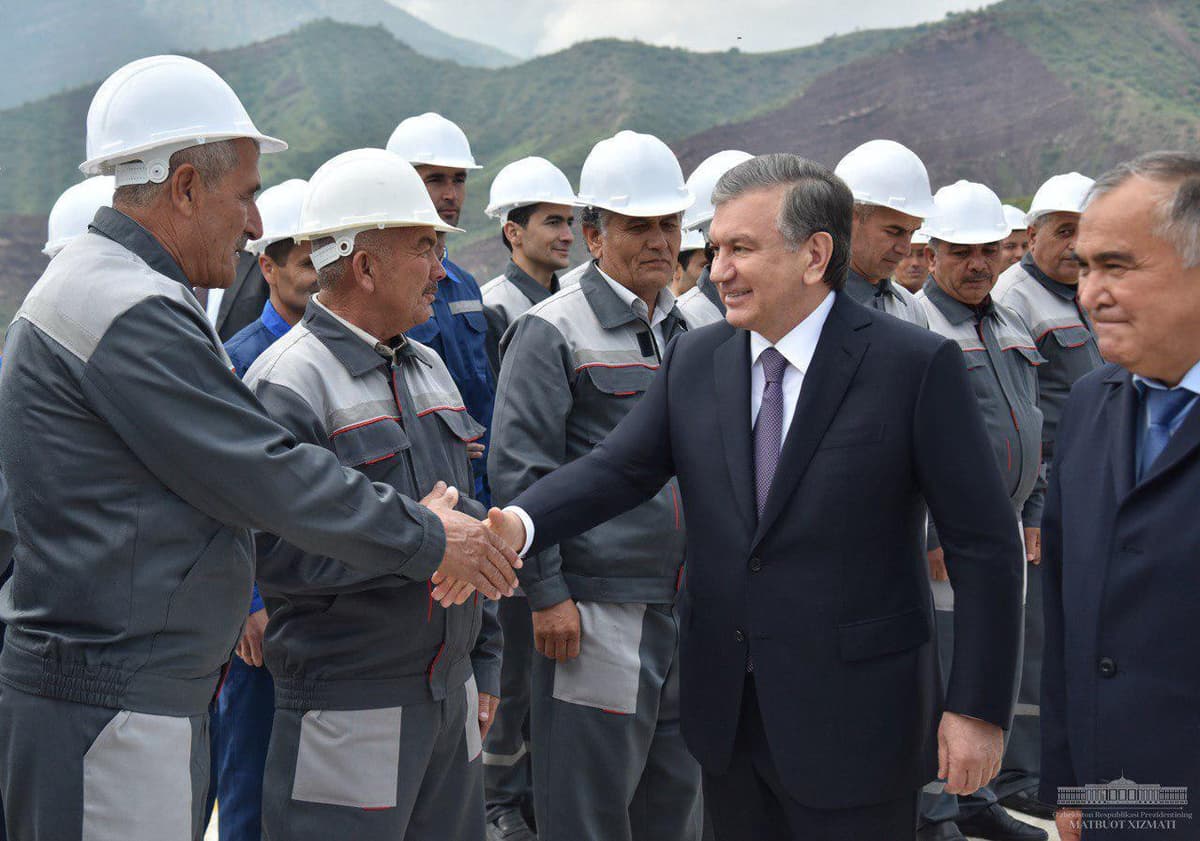 Prezident Surxondaryo viloyatiga tashrifini To‘polang GESni borib ko‘rish bilan boshladi