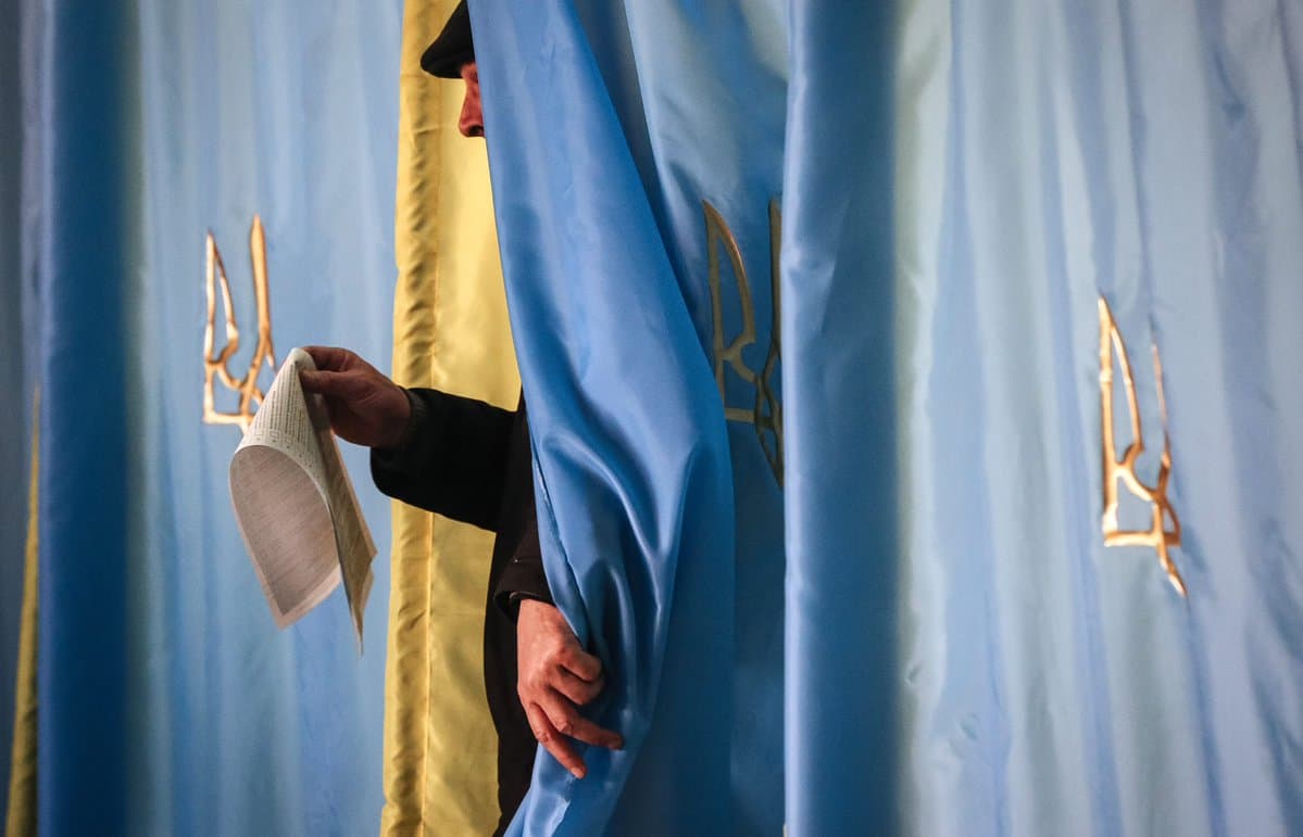 Exit poll: Ukrainadagi saylovda dastlabki norasmiy natijalar paydo bo‘lmoqda
