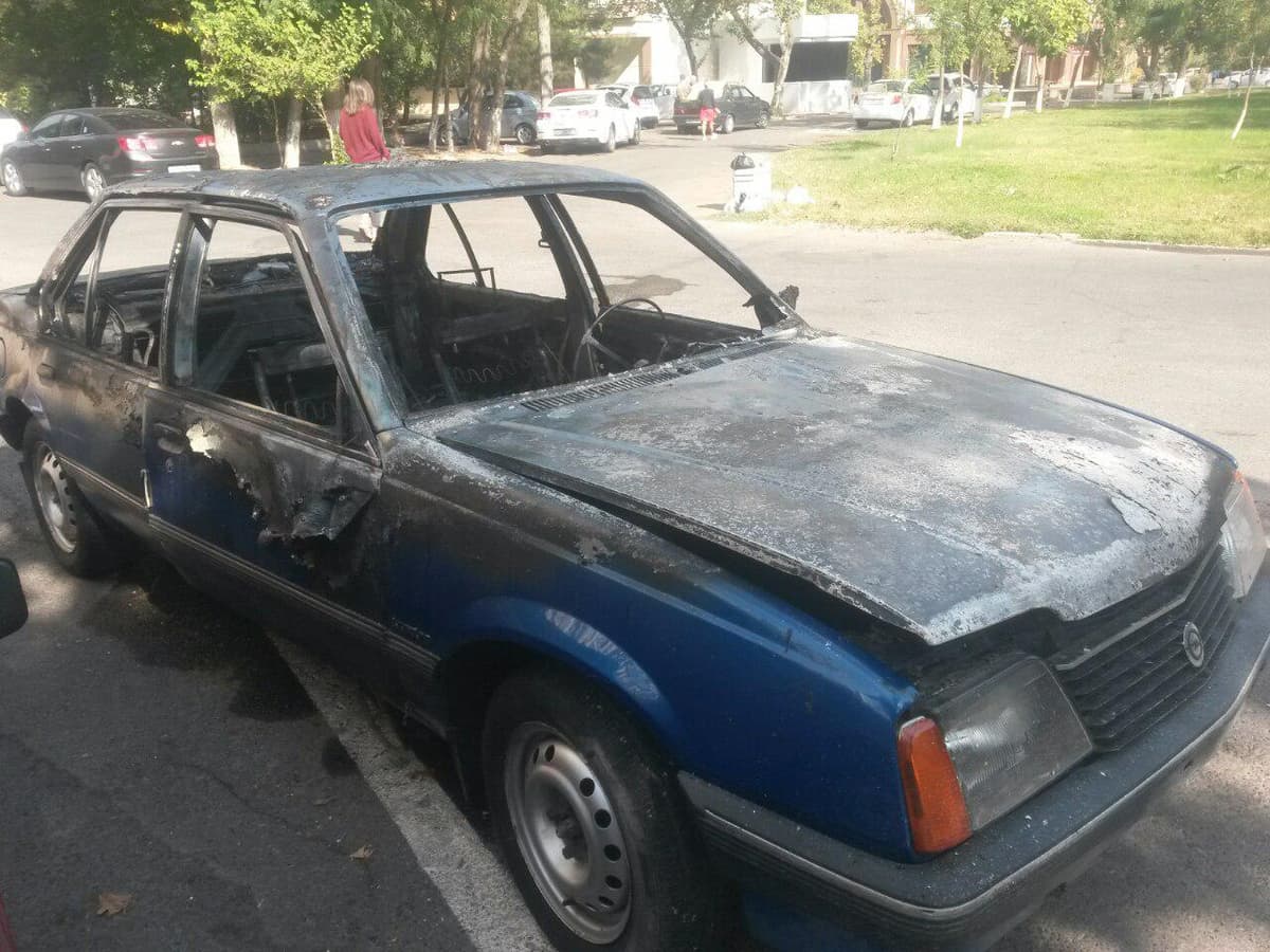 Yunusobodda Opel yonib ketdi