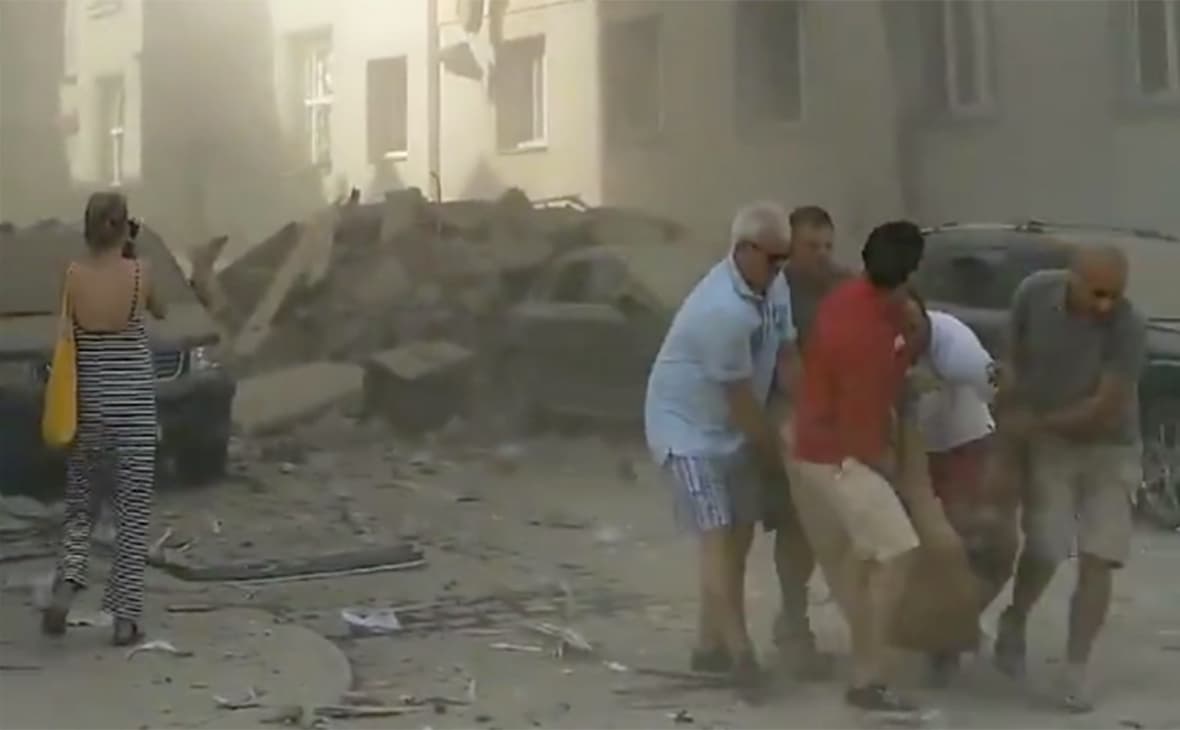 Venadagi portlash natijasida ko‘pqavatli uyning bir necha qavati vayron bo‘ldi