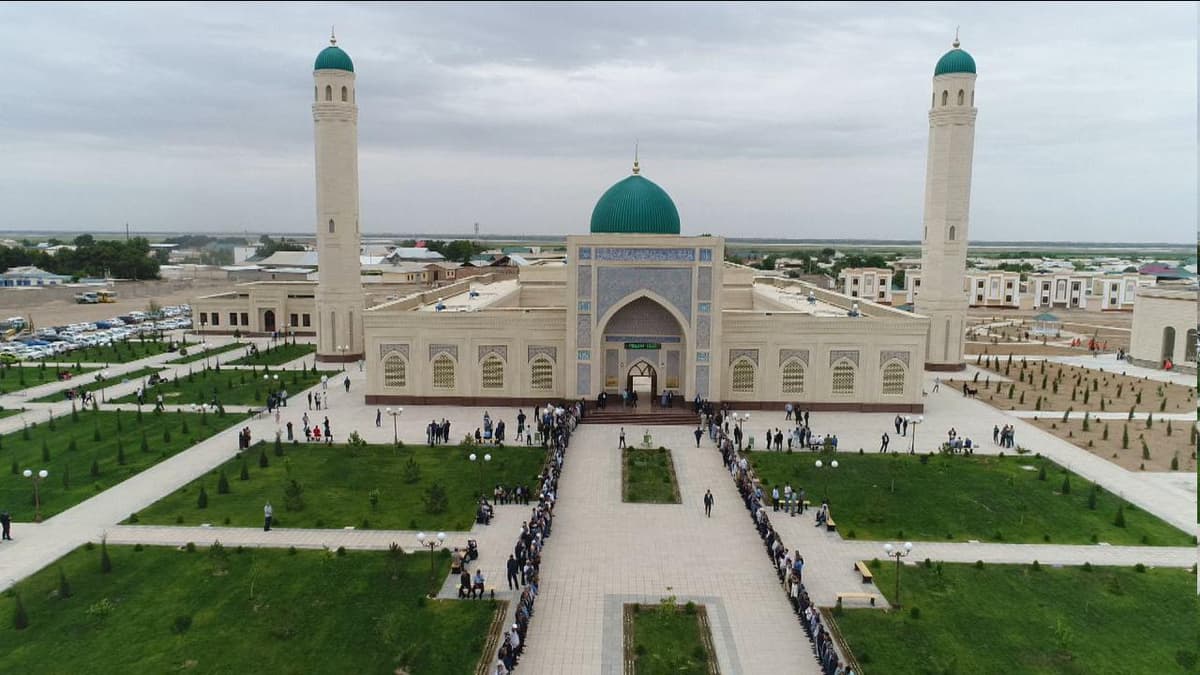 Termizda Hakim Termiziy nomidagi jome masjidi ochildi