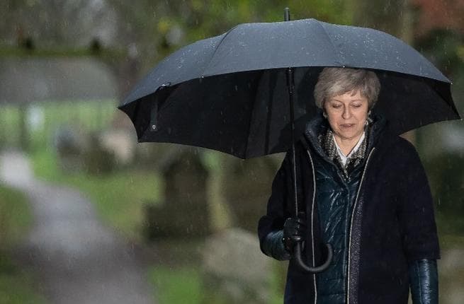 OAV: konservatorlar Mey Brexit evaziga iste'foga chiqishini xohlashyapti