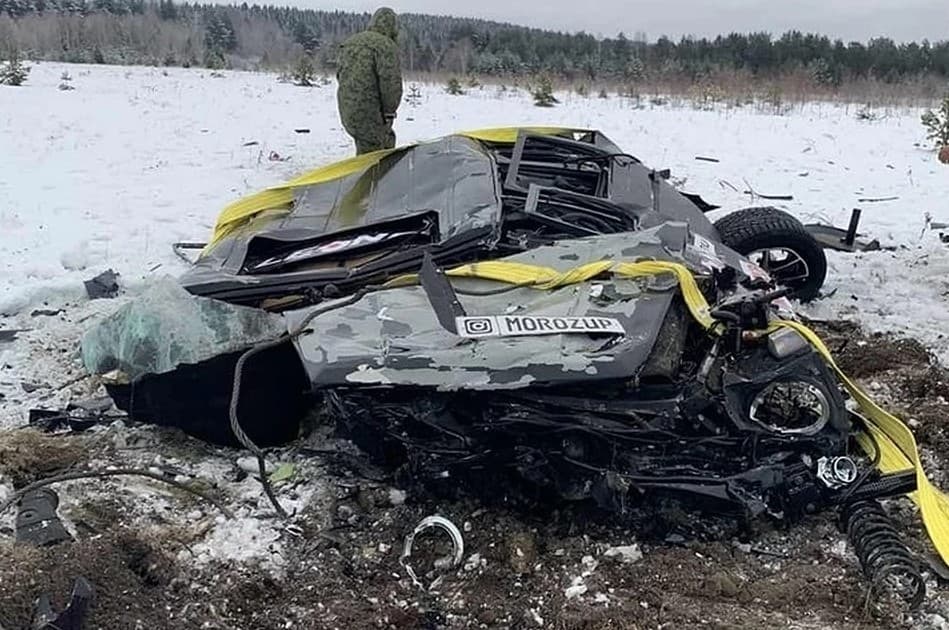 Карелияда Mercedes Gelandewagen вертолётдан ташлаб юборилди (видео)