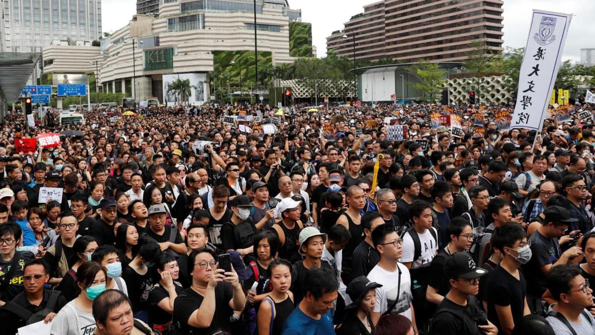 Hongkong aholisi Xitoy bilan parallel savdoga qarshi namoyishga chiqdi