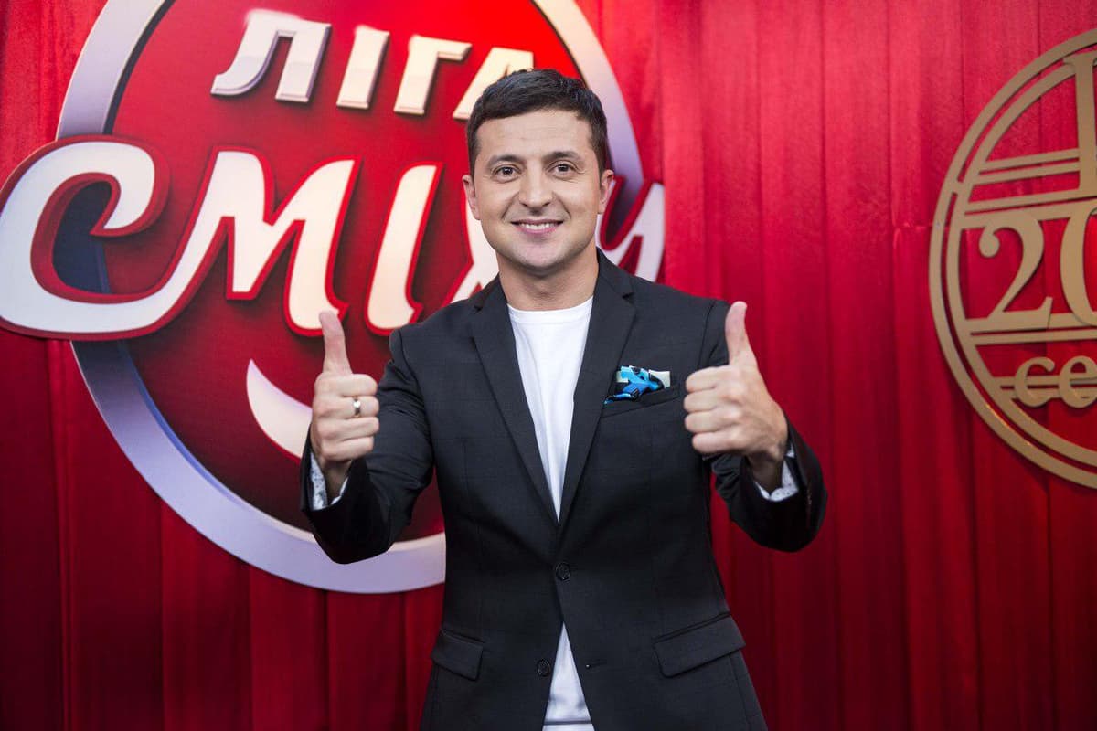 Vladimir Zelenskiy o‘zi boshlovchi bo‘lgan shouda qatnashib, sahnaga chiqib ketdi