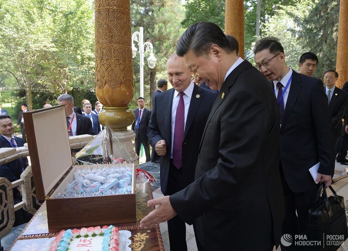 Putin Si Tszinpinning tug‘ilgan kuniga muzqaymoq sovg‘a qildi