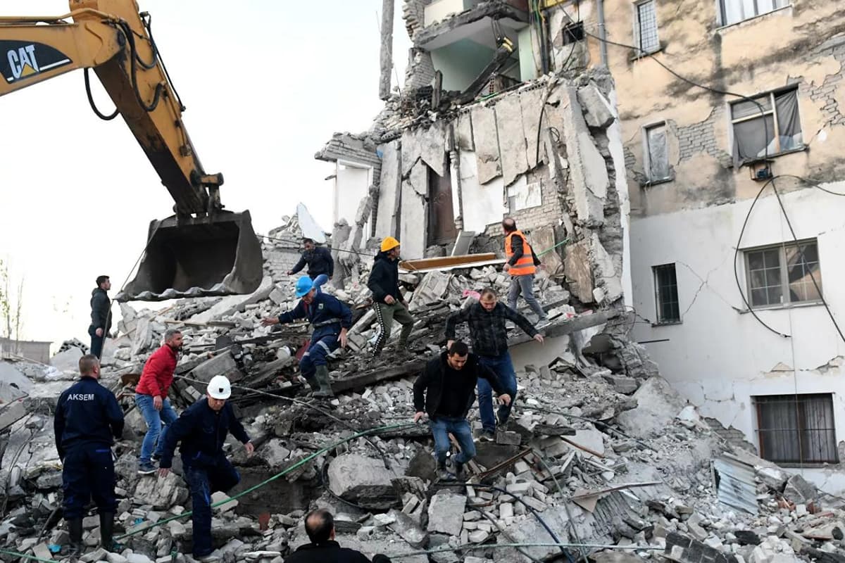 Albaniyada kuchli zilzila sodir bo‘ldi: qurbonlar soni ortib bormoqda