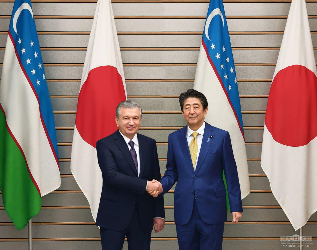 Shavkat Mirziyoyev Sindzo Abe bilan uchrashdi. Ikki mamlakat delegatsiyalari o‘rtasida muzokara o‘tkazildi