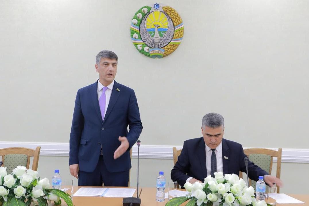 Tibbiyot xodimlari va o‘qituvchilar kommunal xodimlarga o‘xshab qolyapti – Alisher Qodirov