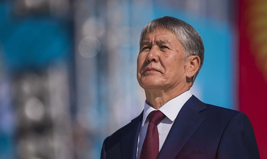 Парламент снял неприкосновенность с Атамбаева и лишил его статуса экс-президента