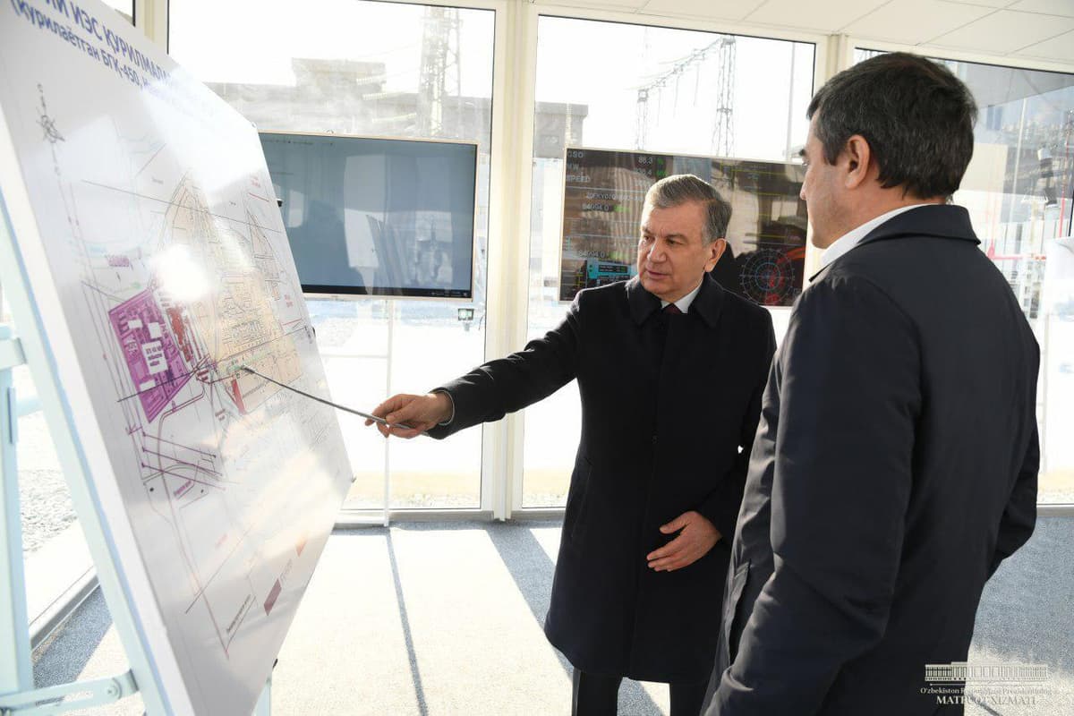 Prezident Navoiy IESda barpo etilayotgan ikkinchi bug‘-gaz qurilmasini borib ko‘rdi