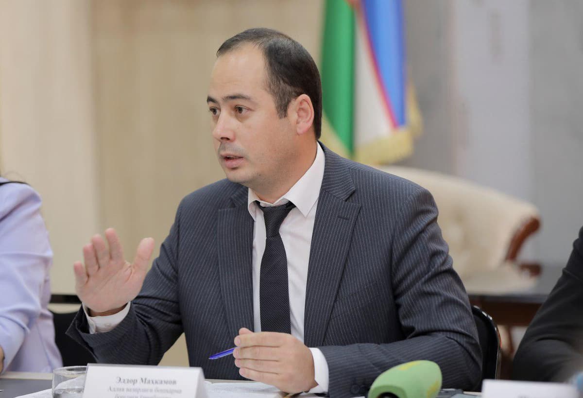 Адлия вазирлиги расмийси: Вазирлик адвокатура соҳасида ваколатларидан босқичма-босқич воз кечмоқда