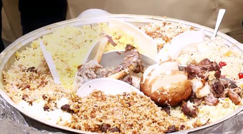 Qozog‘istonda bir qozonda 7 xil palov tayyorlandi (video)
