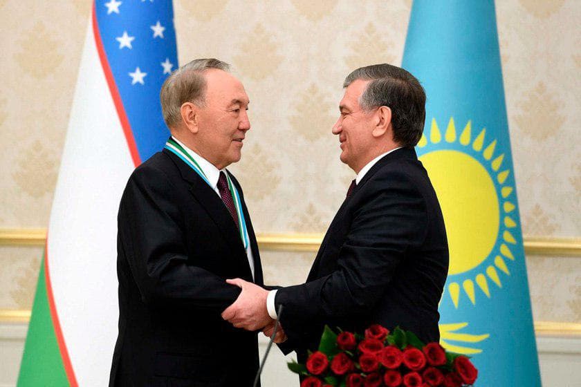 Мирзиёев и Назарбаев провели телефонный разговор