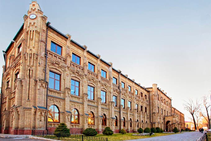 Первая в Узбекистане лаборатория Bloomberg открылась в Вестминстерском университете