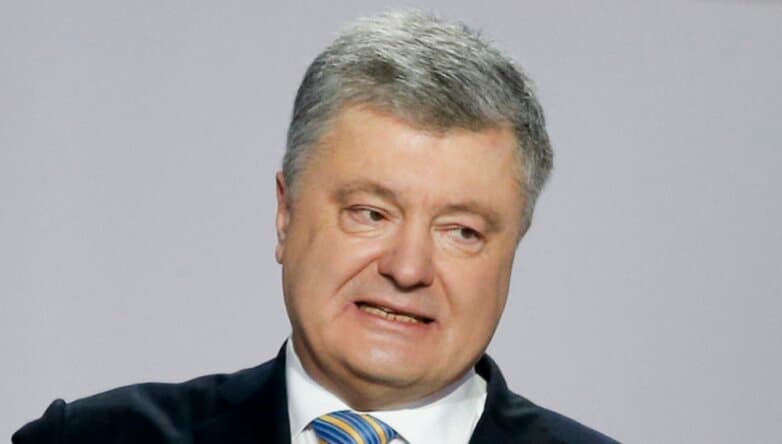 Poroshenko Putin bilan tasvirlangan plakat uchun uzr so‘radi