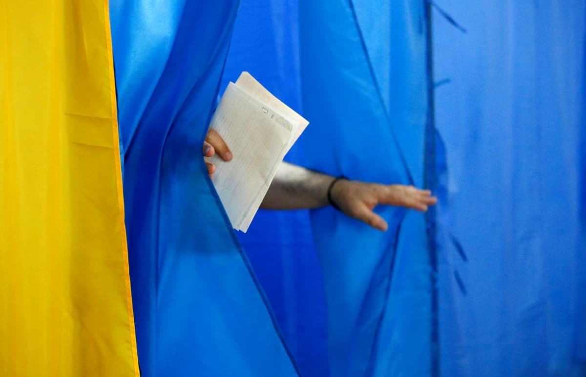 Ukraina oliy radasiga saylovlarning ilk natijalari e'lon qilindi
