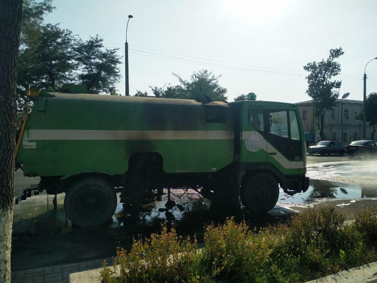 Toshkentda «Maxsustrans» mashinasi yonib ketdi