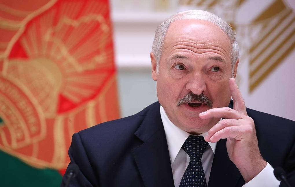 Lukashenko davlat korxonalarni tinimsiz ravishda qo‘llab-quvvatlay olmasligini aytdi