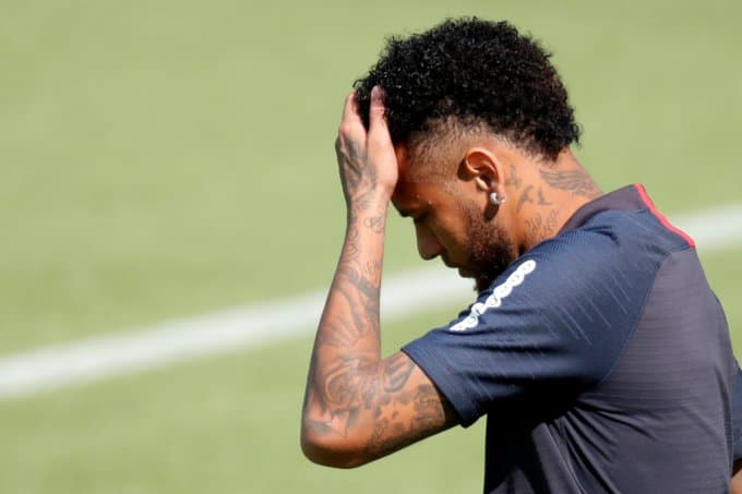 Neymar Parijda qoldi. Transfer ertagi keyingi yozda davom etadi