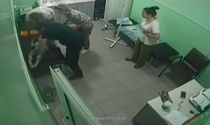 В Ташкенте врач спас ребенка от клинической смерти