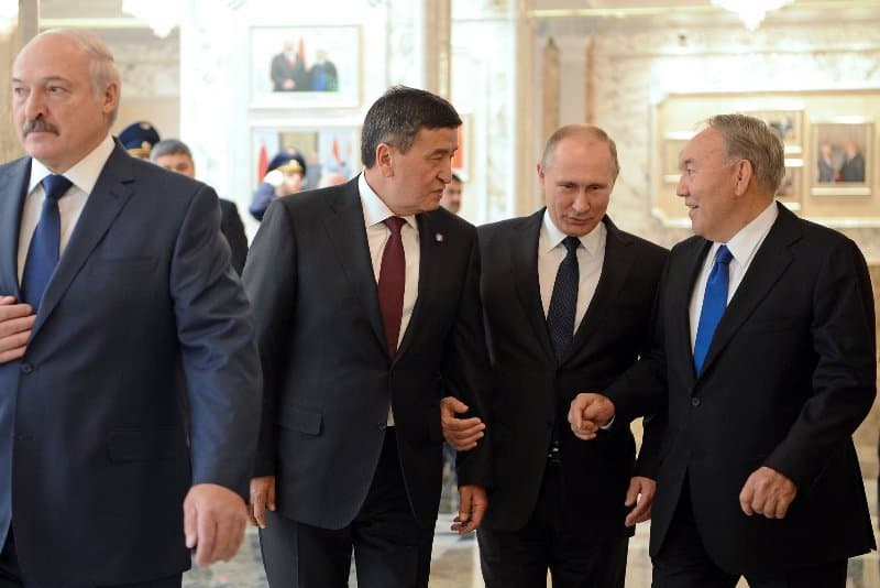Toqayev farmon imzoladi: Putin, Lukashenko va Jeenbekov orden bilan mukofotlandi