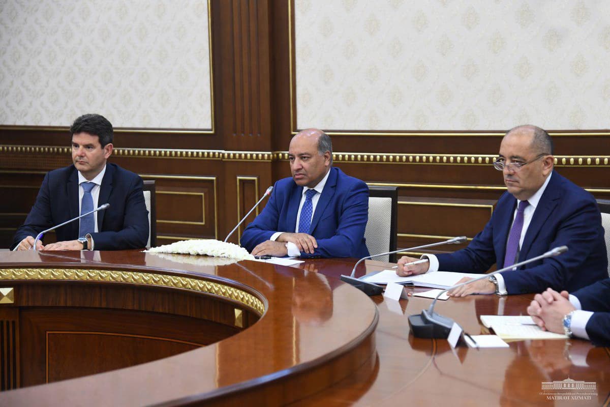 Шавкат Мирзиёев принял президента ЕБРР