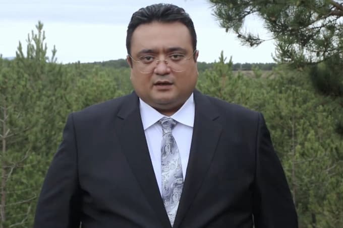 Bosh prokuratura Yusupovning ishi nazoratda ekanini ma'lum qildi, ayblanuvchining onasi va advokati esa uni ko‘ra olmayotganidan norozi