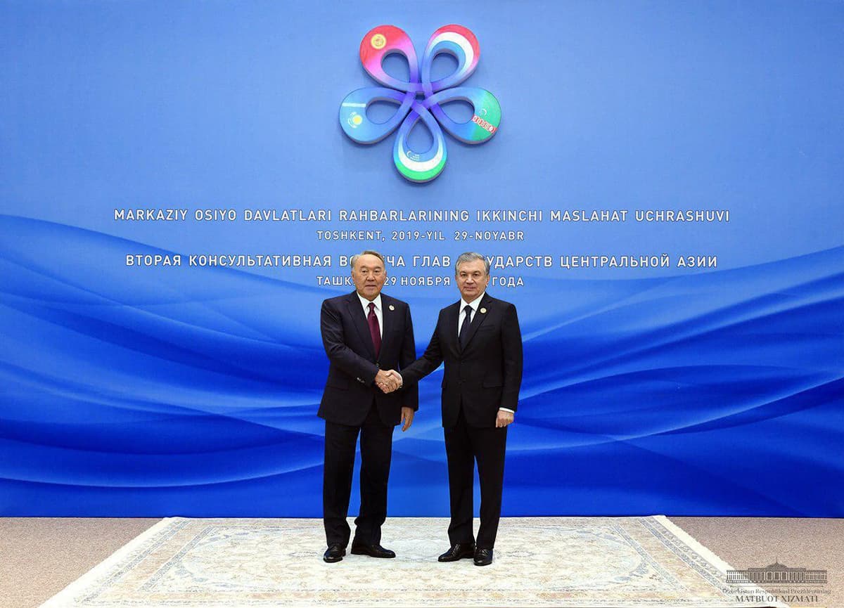 Shavkat Mirziyoyev Nursulton Nazarboyev bilan uchrashuv o‘tkazdi