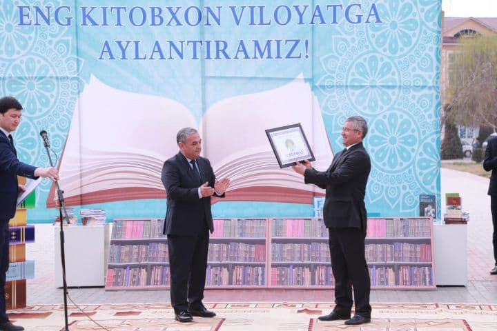 Shavkat Mirziyoyev tashabbusi bilan Namanganga millionta kitob sovg‘a qilindi