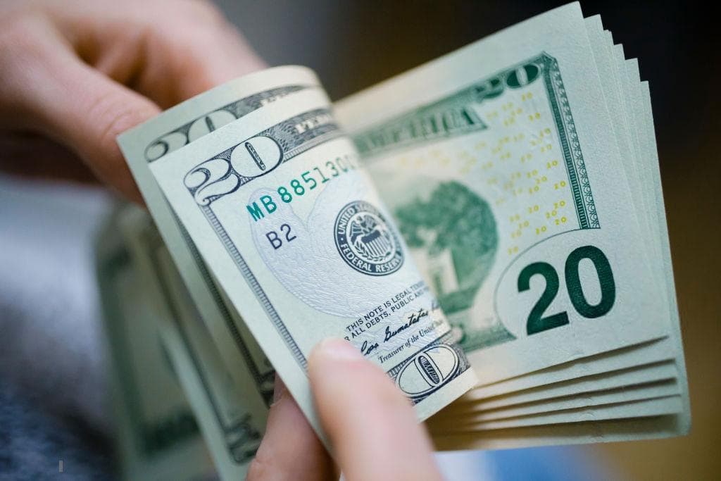 Dollarning rasmiy kursi oshdi