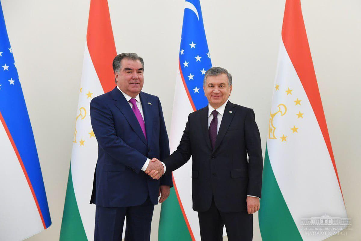 Shavkat Mirziyoyev Imomali Rahmon bilan telefon orqali muloqot qildi